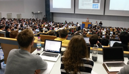 Studierende an der TUM (Foto:TUM, Lehrstuhl für Angewandte Softwaretechnik)