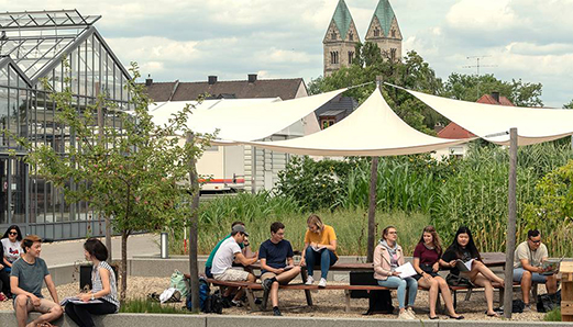 Studierende am TUM Campus Straubing (Bild: Andreas Heddergott/ TUM)